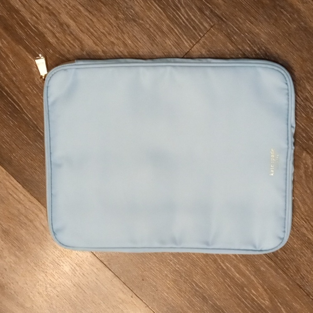 Kate Spade Pouch - Picture 3 of 5
